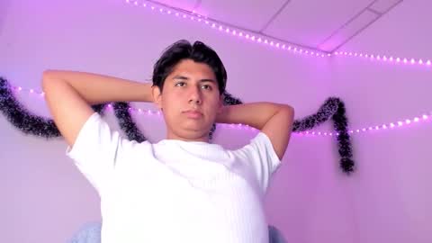 Snapshot of reylatino24 chatting on 01-11-26, 11:10 reylatino24 online show from 01-11-26, 11:10