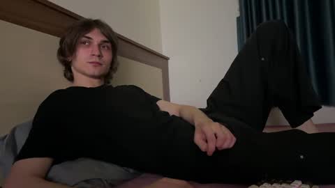 Snapshot of rezon2389 chatting on 06-14-26, 04:31 rezon2389 online show from 06-14-26, 04:31