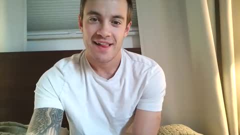 Snapshot of rguy114 chatting on 12-14-25, 01:49 Ryan online show from 12-14-25, 01:49