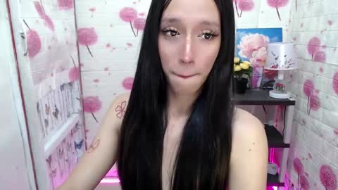 Snapshot of rhian20 chatting on 12-11-24, 09:12 HI GUYS IM RHIAN PLEASE GIVE ME THUMBS UP online show from 12-11-24, 09:12