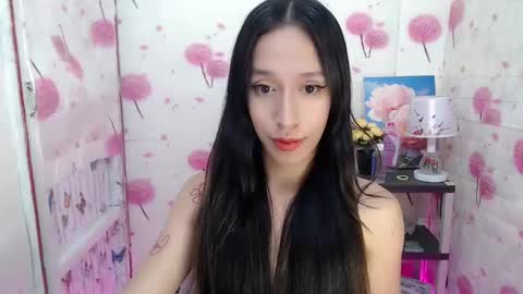 Snapshot of rhian20 chatting on 12-31-24, 04:27 HI GUYS IM RHIAN PLEASE GIVE ME THUMBS UP online show from 12-31-24, 04:27