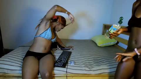 rhinedolls online show from 04-15-26, 03:13