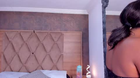 Riana online show from 10-27-25, 03:54