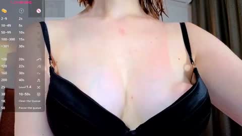 Snapshot of riawoods chatting on 06-26-26, 09:30 Ria Woods online show from 06-26-26, 09:30