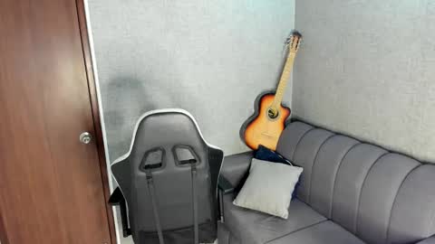 Snapshot of ricardogonzalez666 chatting on 10-17-25, 02:04 ricardogonzalez666 online show from 10-17-25, 02:04