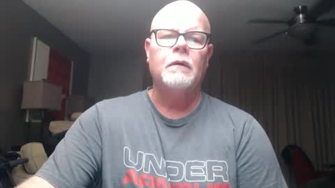 Snapshot of rich32937 chatting on 02-19-25, 11:28 rich32937 online show from 02-19-25, 11:28