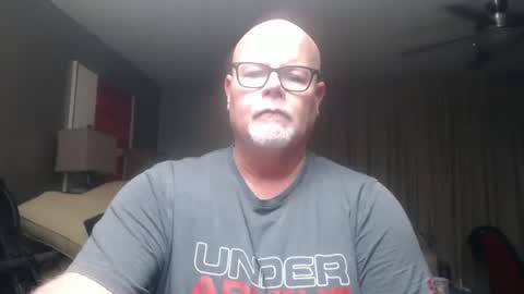 Snapshot of rich32937 chatting on 03-04-25, 09:18 rich32937 online show from 03-04-25, 09:18