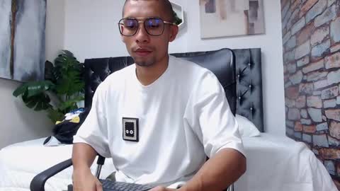 Snapshot of richar_voller chatting on 12-28-24, 11:19 richar_voller online show from 12-28-24, 11:19