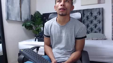 Snapshot of richar_voller chatting on 12-31-24, 11:20 richar_voller online show from 12-31-24, 11:20