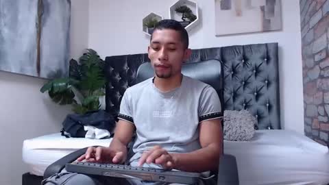 Snapshot of richar_voller chatting on 01-05-25, 12:21 richar_voller online show from 01-05-25, 12:21