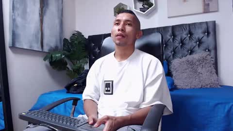 Snapshot of richar_voller chatting on 01-09-25, 03:34 richar_voller online show from 01-09-25, 03:34