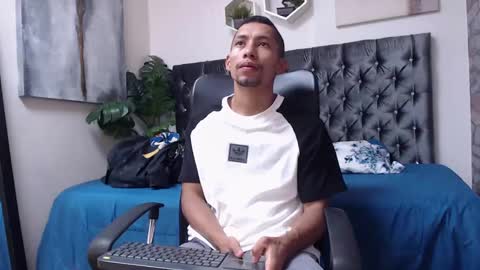 Snapshot of richar_voller chatting on 01-20-25, 11:02 richar_voller online show from 01-20-25, 11:02