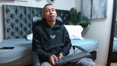 Snapshot of richar_voller chatting on 02-22-25, 11:02 richar_voller online show from 02-22-25, 11:02