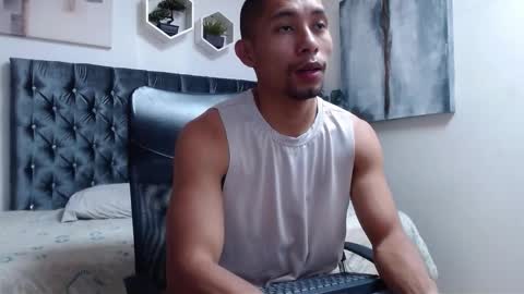 Snapshot of richar_voller chatting on 10-24-25, 11:17 richar_voller online show from 10-24-25, 11:17