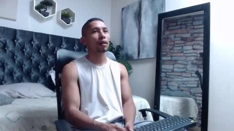 Snapshot of richar_voller chatting on 10-31-25, 11:22 richar_voller online show from 10-31-25, 11:22