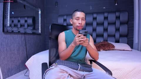 Snapshot of richar_voller chatting on 11-27-25, 11:45 richar_voller online show from 11-27-25, 11:45