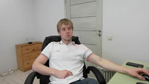 RICHARD HARDS online show from 05-07-26, 06:41