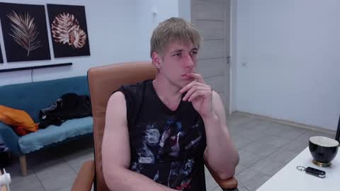 RICHARD HARDS online show from 05-21-26, 12:01