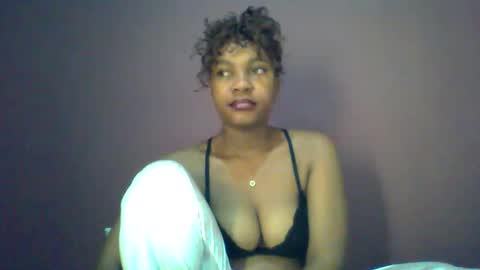 Snapshot of ricie001 chatting on 06-08-26, 01:11 ricie001 online show from 06-08-26, 01:11