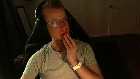 Snapshot of rickgosling chatting on 05-27-26, 01:13 rickgosling online show from 05-27-26, 01:13