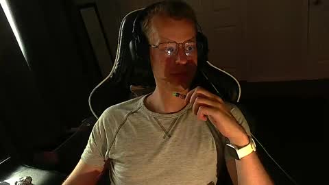 Snapshot of rickgosling chatting on 05-27-26, 01:57 rickgosling online show from 05-27-26, 01:57