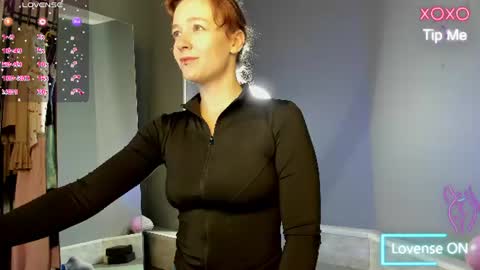 Snapshot of ricki_bloom chatting on 06-20-26, 01:19 Ricki online show from 06-20-26, 01:19