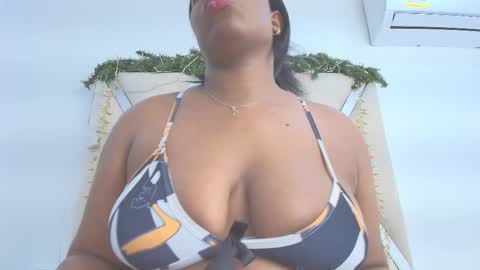 Snapshot of rihanna_abiodun chatting on 11-25-25, 02:22 Rihanna Abiodun online show from 11-25-25, 02:22