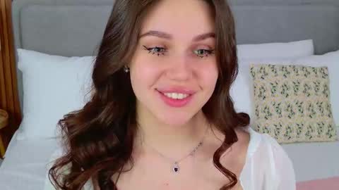 Rihanna online show from 12-15-25, 05:39