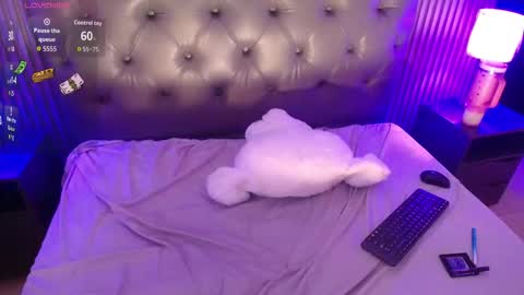 Snapshot of rihonna_hs8 chatting on 01-16-26, 02:10 RIHONNA online show from 01-16-26, 02:10