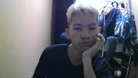 riiichie12 online show from 10-28-25, 06:21