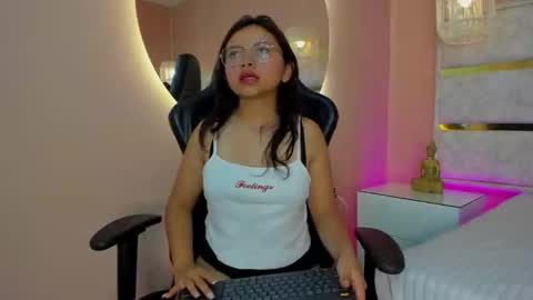 Snapshot of riley_flirt chatting on 01-14-26, 10:43 Riley online show from 01-14-26, 10:43