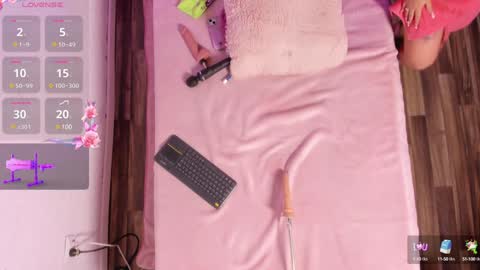 Snapshot of riley_reid_19 chatting on 12-22-24, 09:33 kamila online show from 12-22-24, 09:33