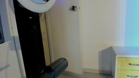 Snapshot of riley_reid_19 chatting on 02-16-25, 02:31 kamila online show from 02-16-25, 02:31