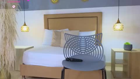 Snapshot of riley_sierra chatting on 12-26-24, 12:27 Riley Sierra online show from 12-26-24, 12:27