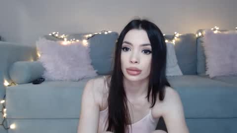 Snapshot of rileyeve chatting on 12-20-25, 04:52 RileyEve online show from 12-20-25, 04:52