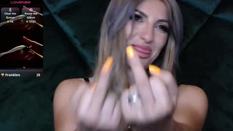 Snapshot of rileylannax chatting on 05-13-26, 06:33 rileylannax online show from 05-13-26, 06:33
