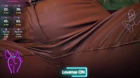 Snapshot of rileylannax chatting on 05-18-26, 03:02 rileylannax online show from 05-18-26, 03:02