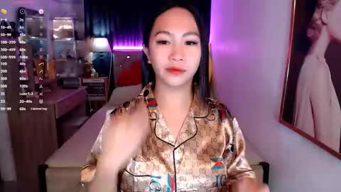 Snapshot of rileymillerx chatting on 01-17-25, 12:31 Riley online show from 01-17-25, 12:31