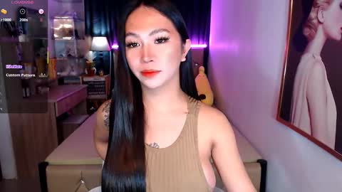 Snapshot of rileymillerx chatting on 01-19-25, 06:53 Riley online show from 01-19-25, 06:53