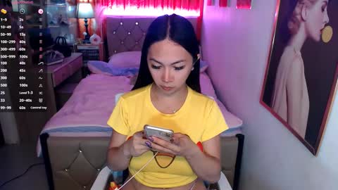 Snapshot of rileymillerx chatting on 03-09-25, 11:58 Riley online show from 03-09-25, 11:58