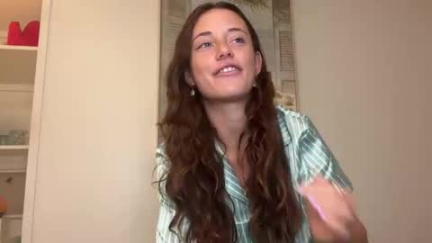 Snapshot of rileysmitheree chatting on 11-19-25, 05:24 Riley online show from 11-19-25, 05:24