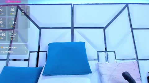 Riley online show from 01-28-25, 03:04