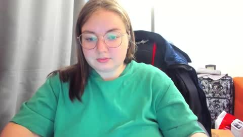 Snapshot of rina16 chatting on 10-31-25, 06:25 rina16 online show from 10-31-25, 06:25