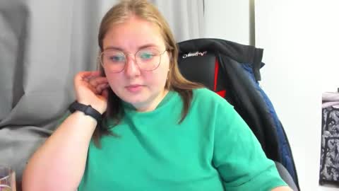 Snapshot of rina16 chatting on 11-01-25, 07:05 rina16 online show from 11-01-25, 07:05