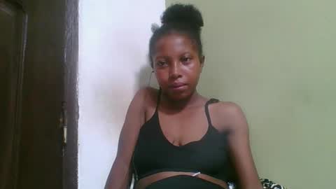 Snapshot of rinah654271 chatting on 02-05-26, 07:07 rinah654271 online show from 02-05-26, 07:07