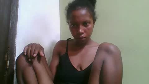 Snapshot of rinah654271 chatting on 02-06-26, 07:12 rinah654271 online show from 02-06-26, 07:12