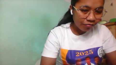 Snapshot of rinah856024 chatting on 05-19-26, 04:24 rinah856024 online show from 05-19-26, 04:24