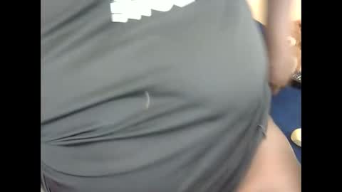 Snapshot of rio_sky chatting on 12-19-24, 09:40 cookie online show from 12-19-24, 09:40