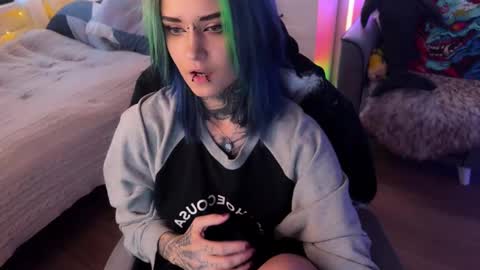   DianaBrite            fansl y online show from 10-25-25, 01:40