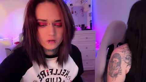   DianaBrite            fansl y online show from 11-16-25, 12:33